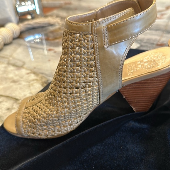 Vince Camuto Sandals - Picture 8 of 11